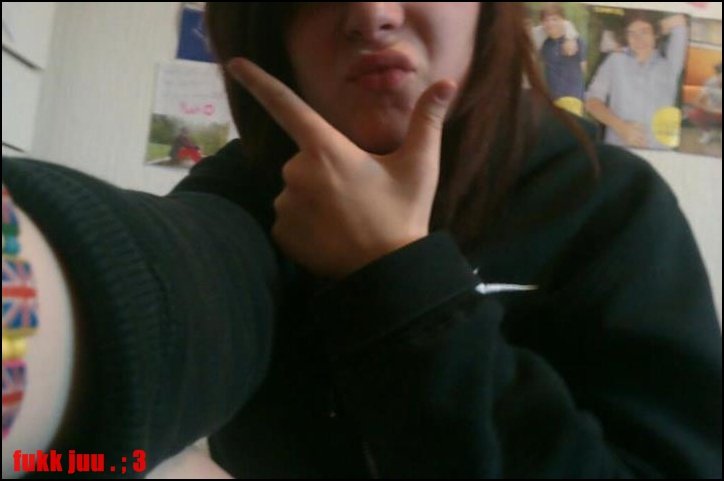 fukk juu . ; 3