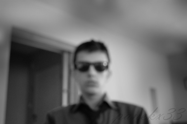 AHAHHA MAN IN BLACK XD