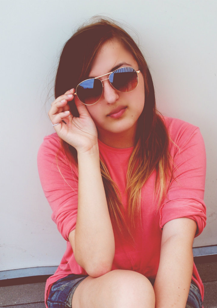 ~~.i like drinkns and cigarette