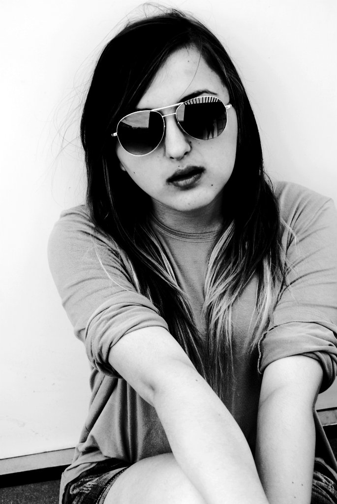 ~~. my, ukryty w miecie krzyk