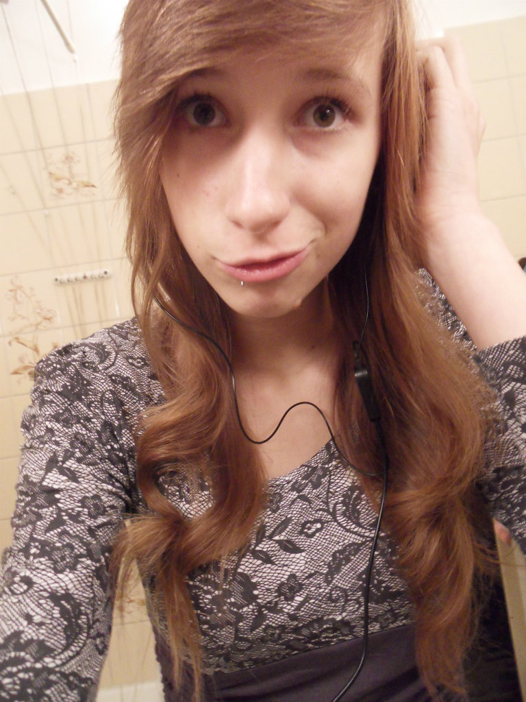 ;33