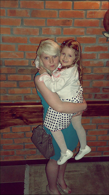 Aluka ; ** .