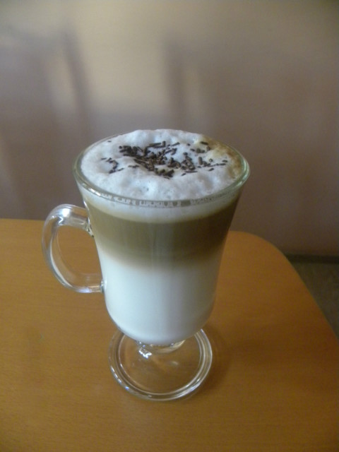 Latte macchiato.
