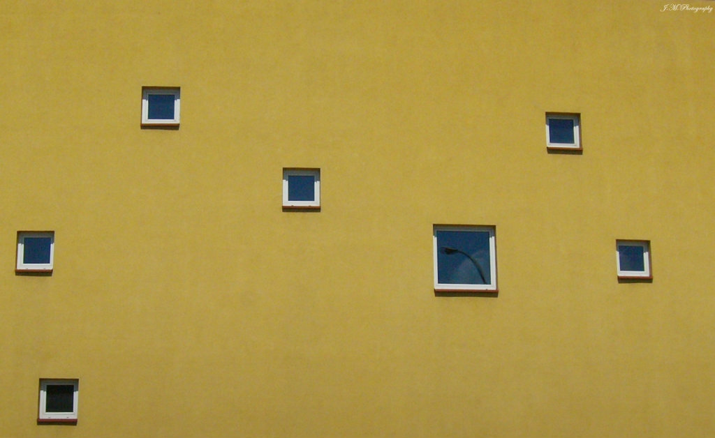 165.house of thousand windows.