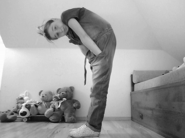 blum  . : > 