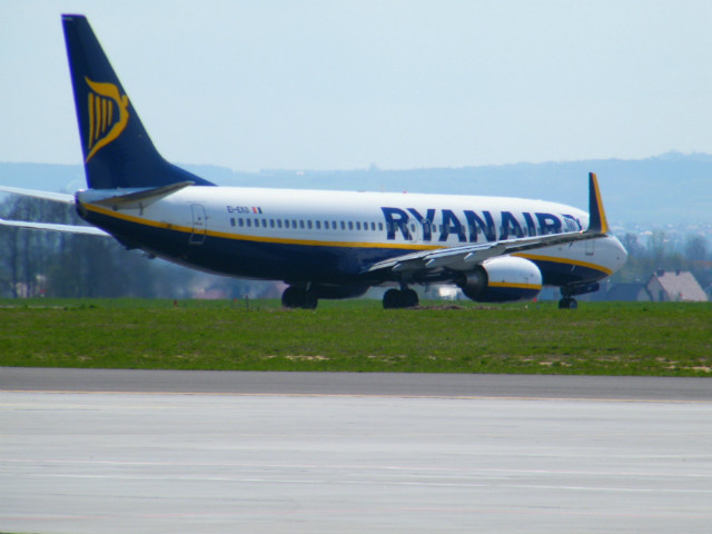  Benio   737-800 