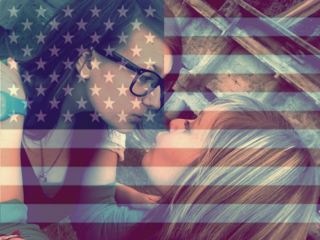 < / 3