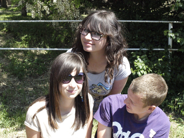 sto dwanacie.