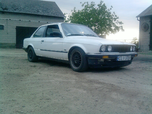 E30