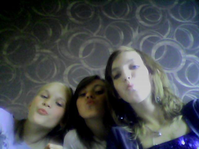 buzzzi****