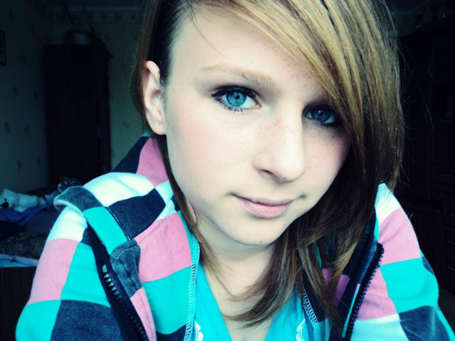 Ellla.