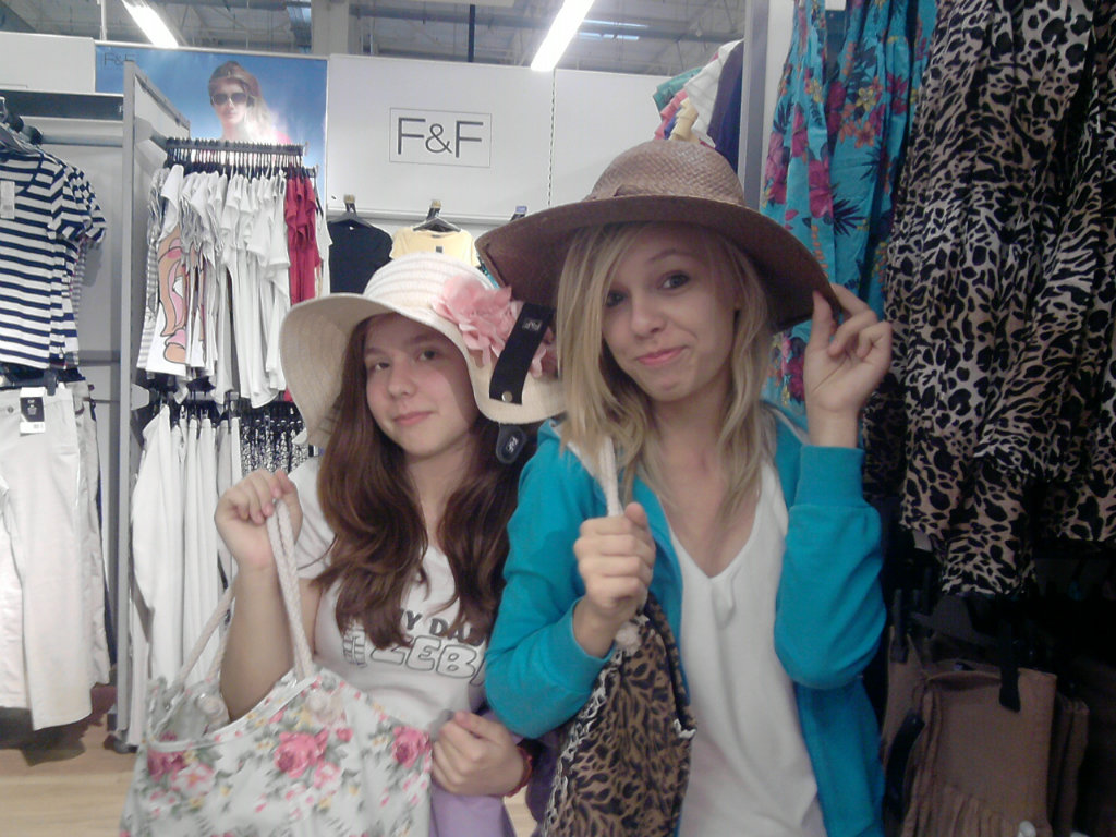 W TESCO z nimi;*!
