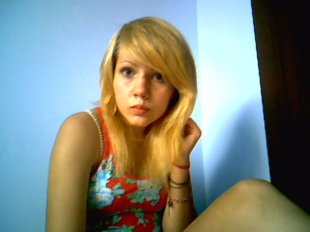 blondi >.
