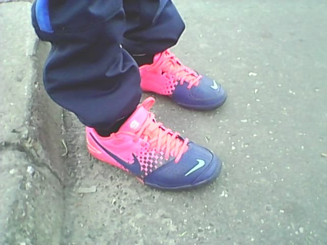 ah, ah, nike. 