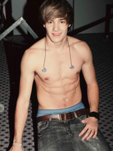 Liam : *** 
