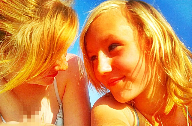 Skarbeq. ; D