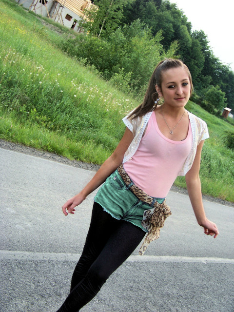 szste.
