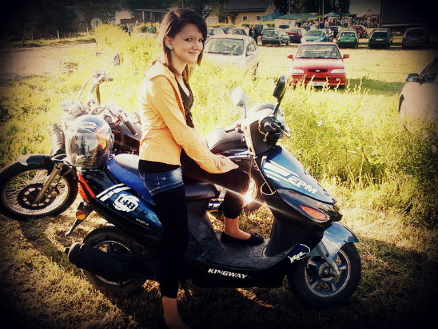 szesnascie ; >