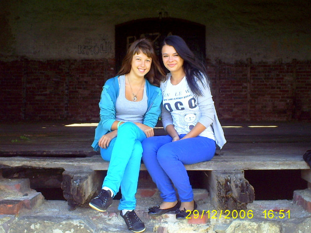 ` Z Dari ; ) .