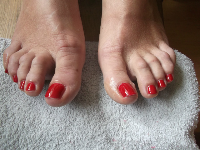 Pedicure z malowaniem. 