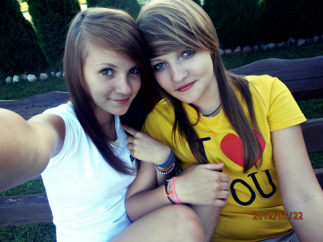 Moonia ;*