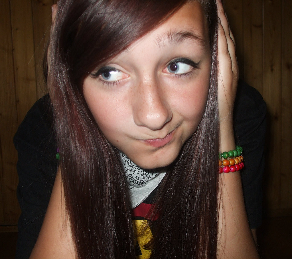 ej ;]