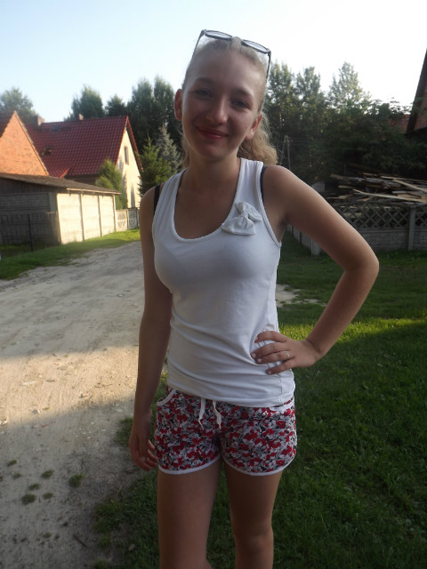 Z nimi . < 3