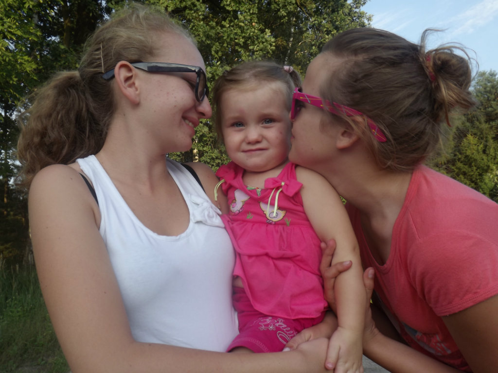 Z nimi . < 333333