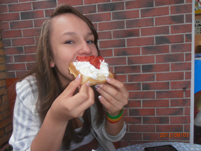 Mniaam ;*