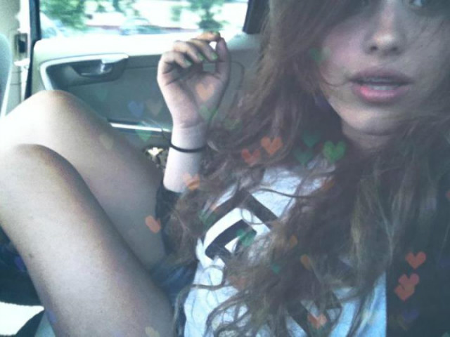 stare.