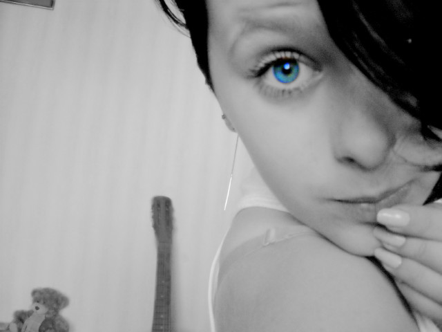 blue eye .