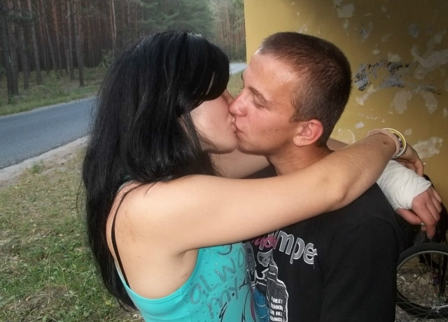 < 33