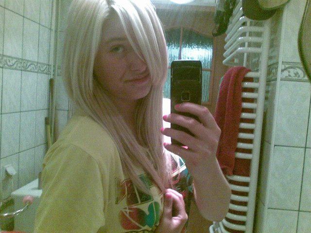 25. :*