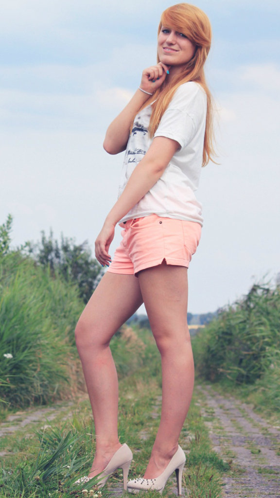 Monia < 3