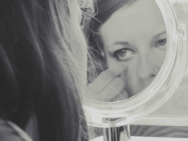 9,make up 
