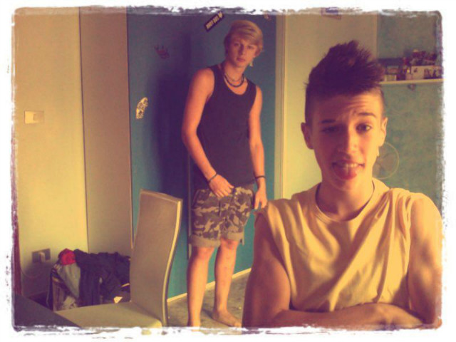 Roger  ; 3