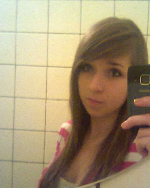 Breath eyess ; *