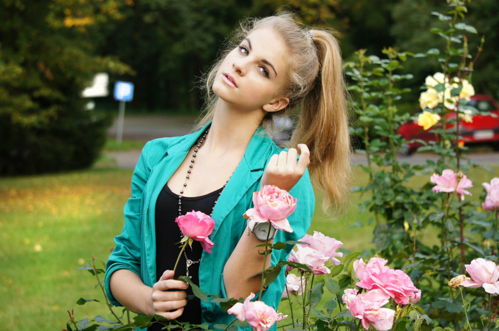 Roses are liars