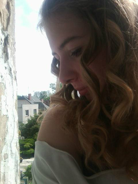 zamykam oczy by by ze mn. 
