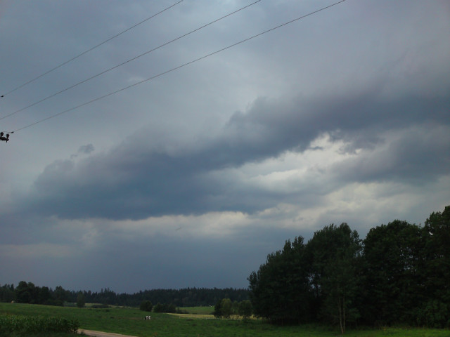 Shelf cloud