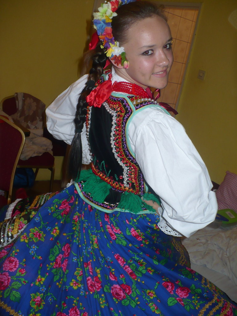 HE HE OPOCZNO