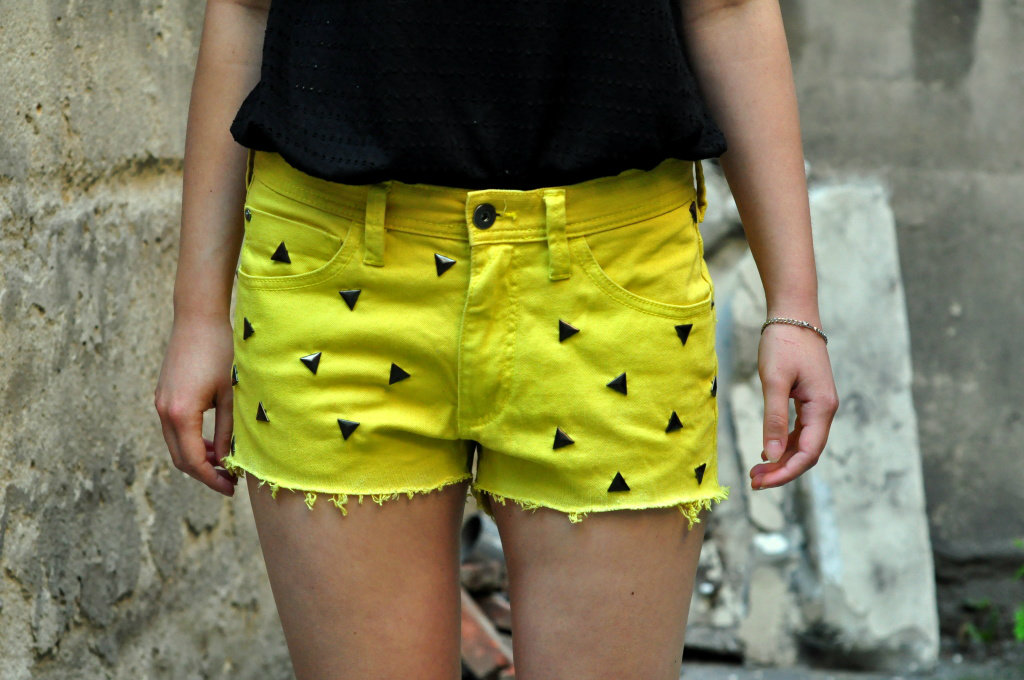 YELLOW SHORTS