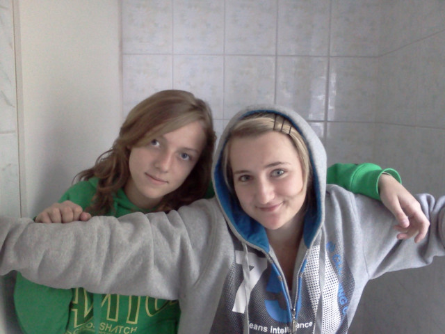 Bluzy:zi-karola a sz-suchego