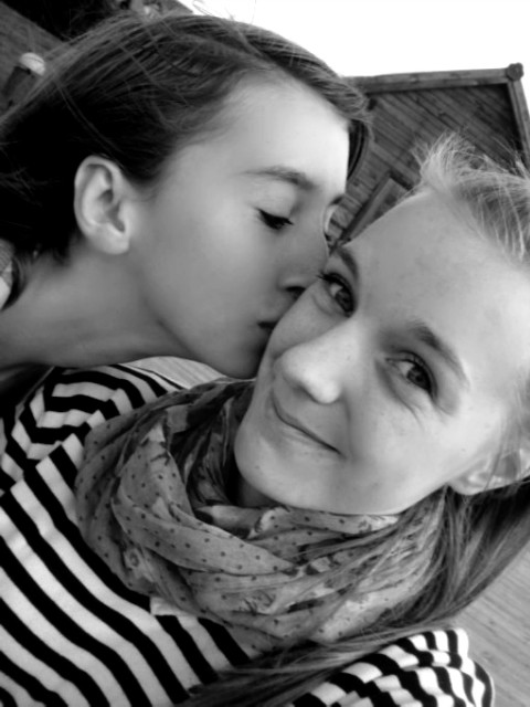 buzi buzi ; * 