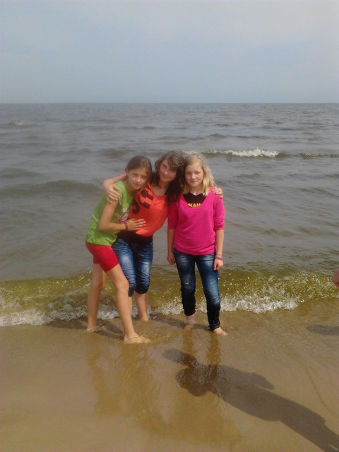 Z nimi ;* 