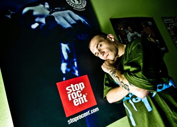 Stopro.