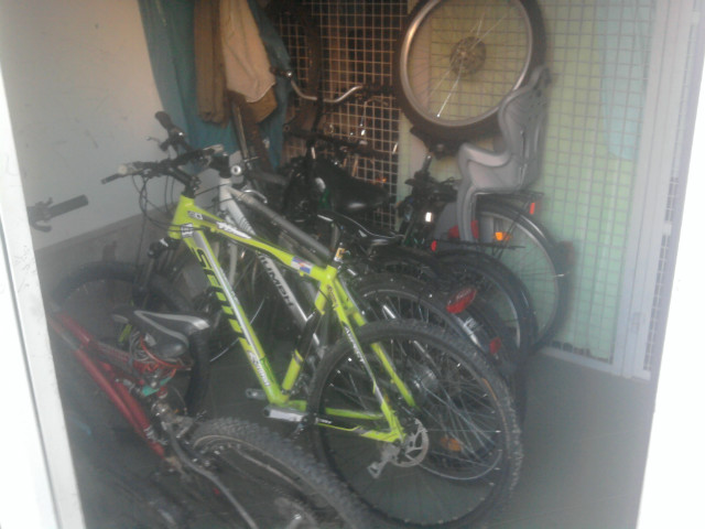 Stunt Garage !!