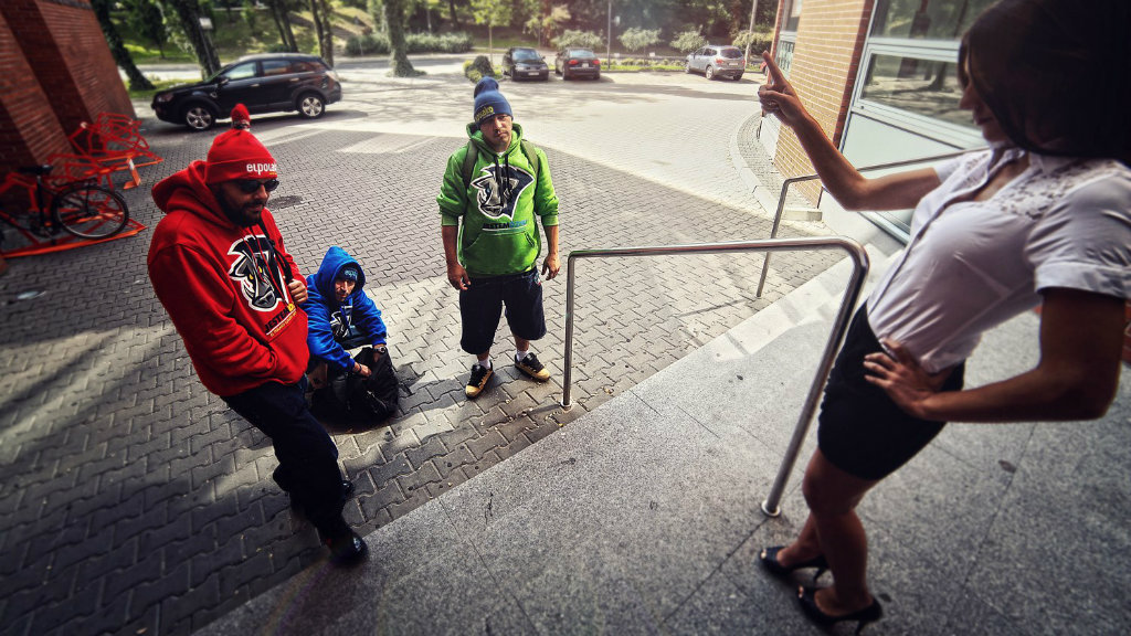 Mamy rap koloru purpury.