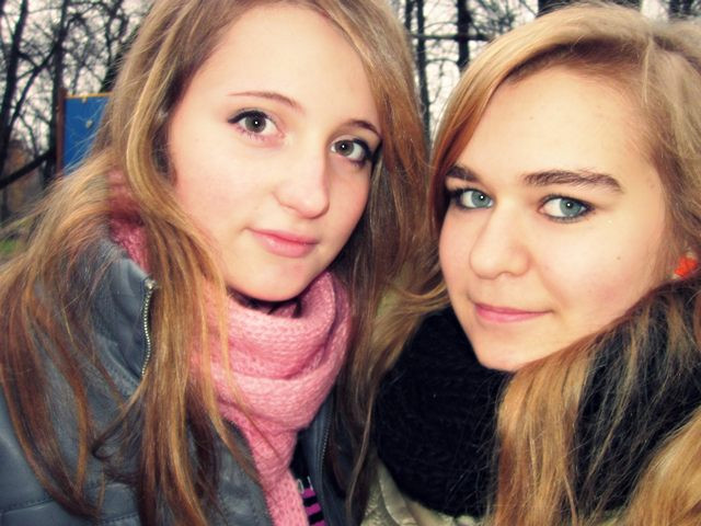                      Asiaaa. ; D