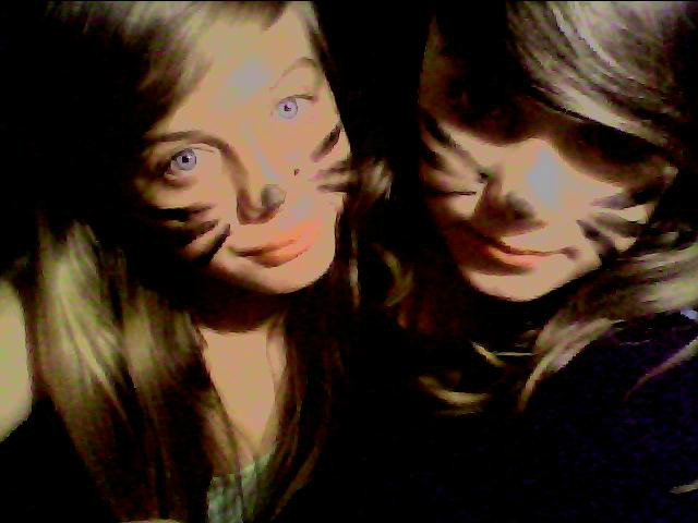 Lauraa . :3 + 2